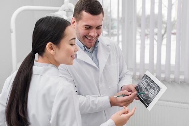 Clínica de Radiologia Odontológica Araucária